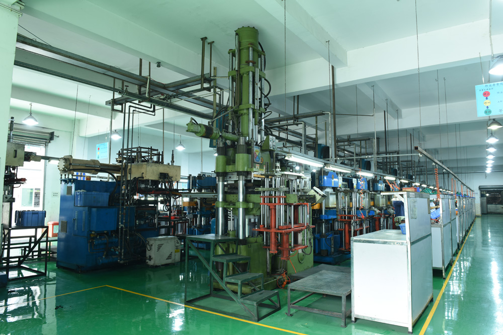 300T Injection Forming Machine(射出硫化機）